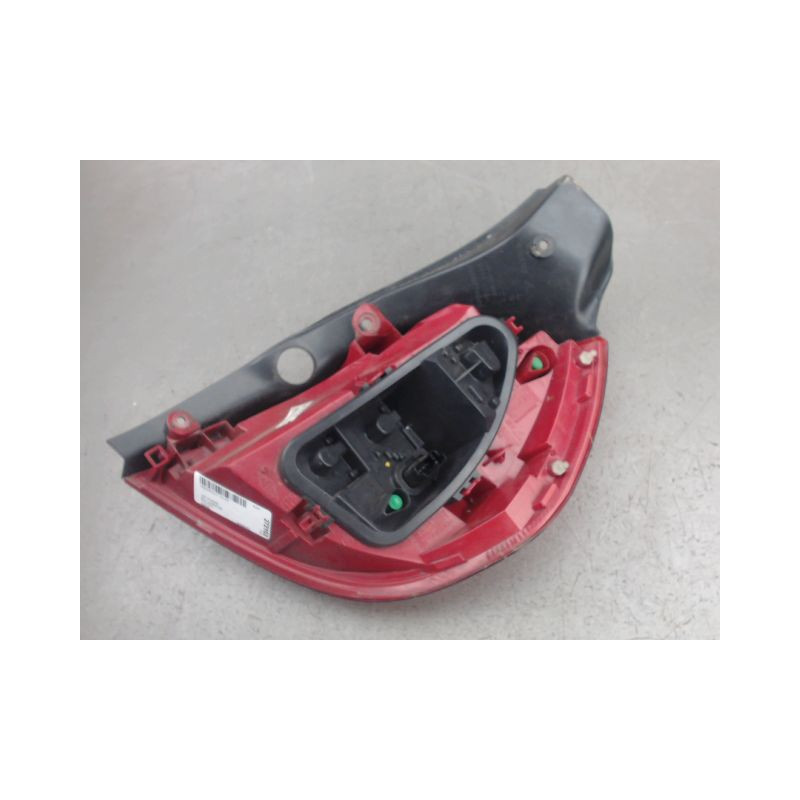 FEU ARRIERE GAUCHE  RENAULT CLIO