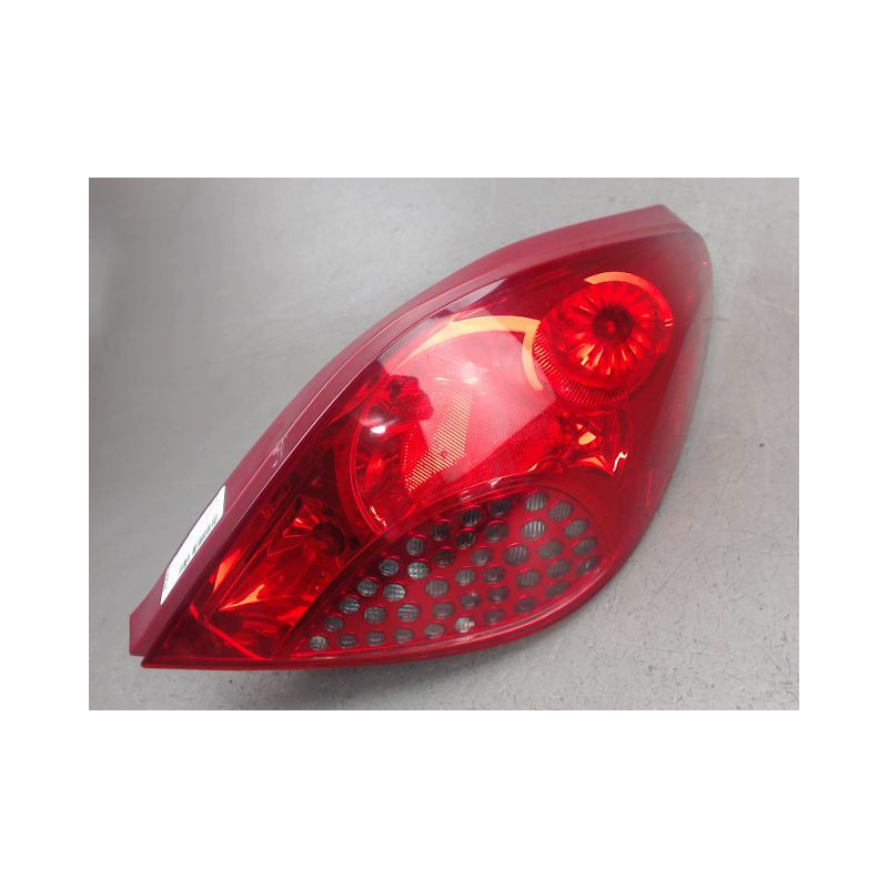 FEU ARRIERE DROIT PEUGEOT 207