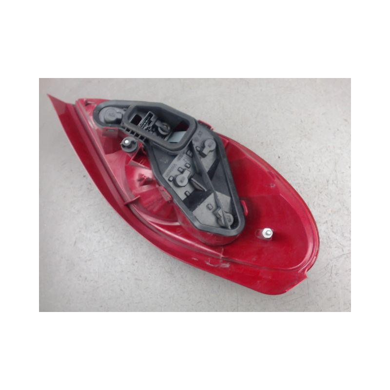 FEU ARRIERE DROIT PEUGEOT 207