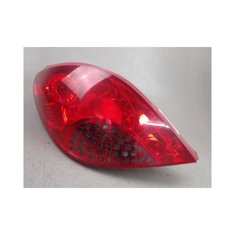 FEU ARRIERE GAUCHE  PEUGEOT 207
