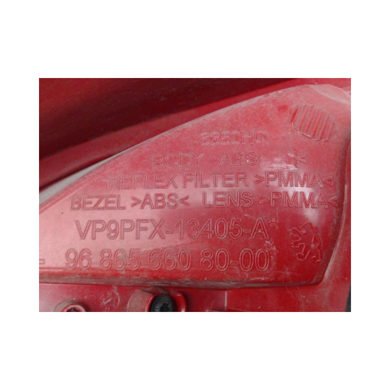 FEU ARRIERE GAUCHE  PEUGEOT 207