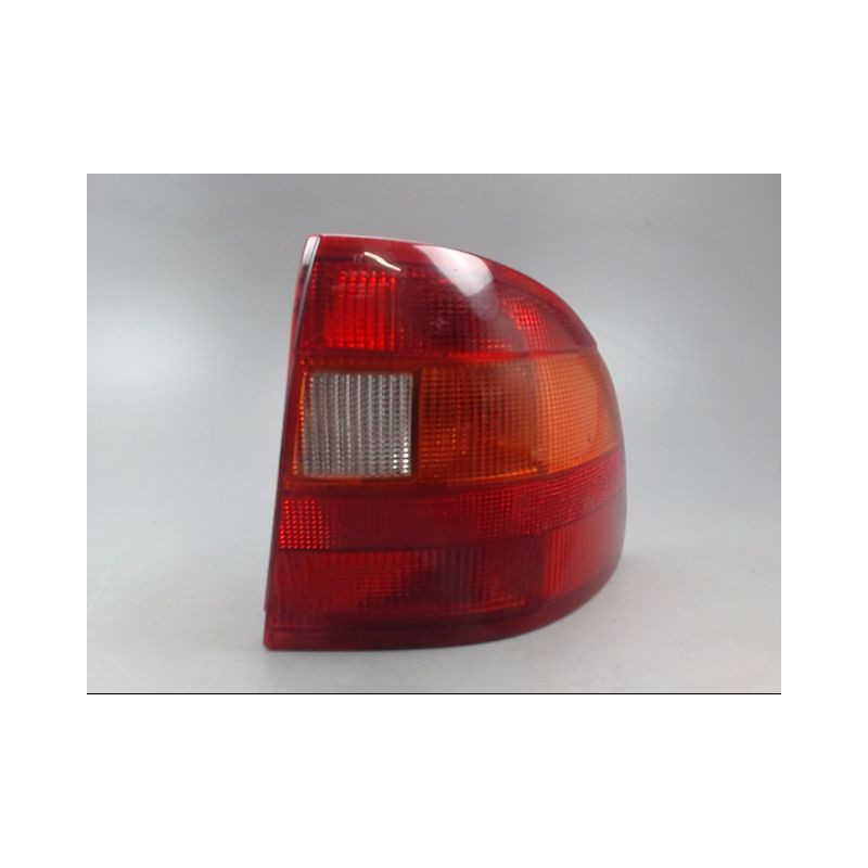 FEU ARRIERE DROIT OPEL ASTRA BERL. I Phase 1 (F) 1992-1994