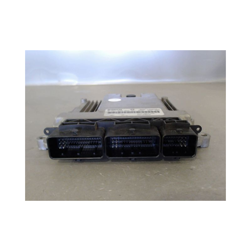 CALCULATEUR MOTEUR RENAULT CLIO