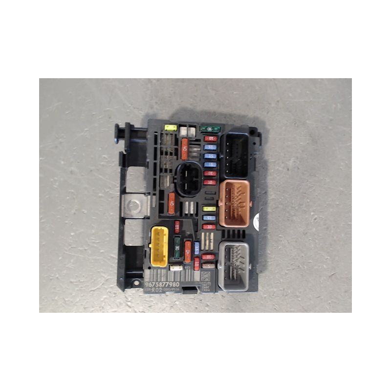 BOITE A FUSIBLES PEUGEOT 3008 BREAK I Phase 1 2009-2013