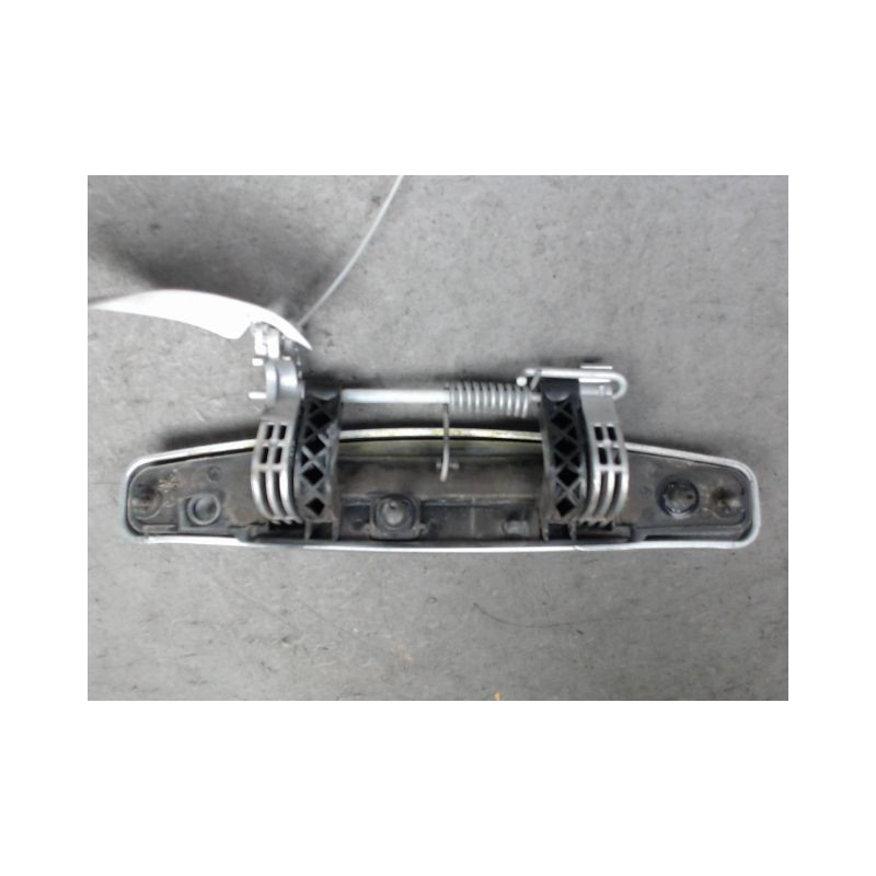POIGNEE EXTERIEURE PORTE AVANT GAUCHE DACIA DUSTER 2010-