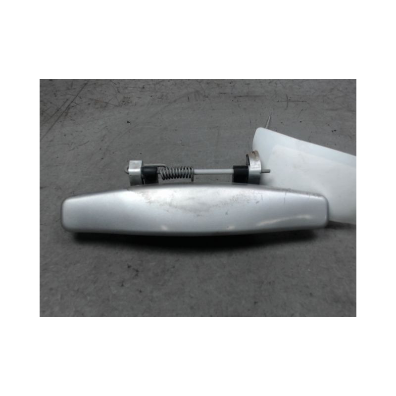 POIGNEE EXTERIEURE PORTE ARRIERE GAUCHE DACIA DUSTER 2010-