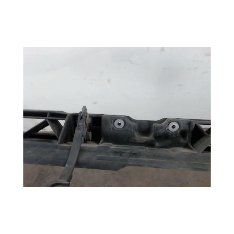 TRAVERSE SUPERIEURE ARMATURE AVANT PEUGEOT 308