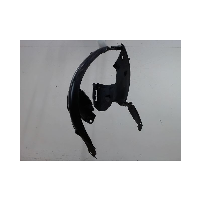 PARE-BOUE AVANT DROIT RENAULT CLIO II CAMPUS 06-