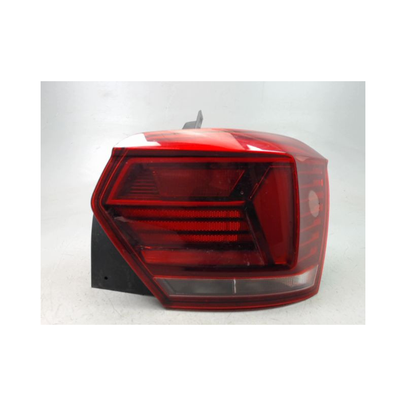FEU ARRIERE DROIT VOLKSWAGEN POLO 2009-