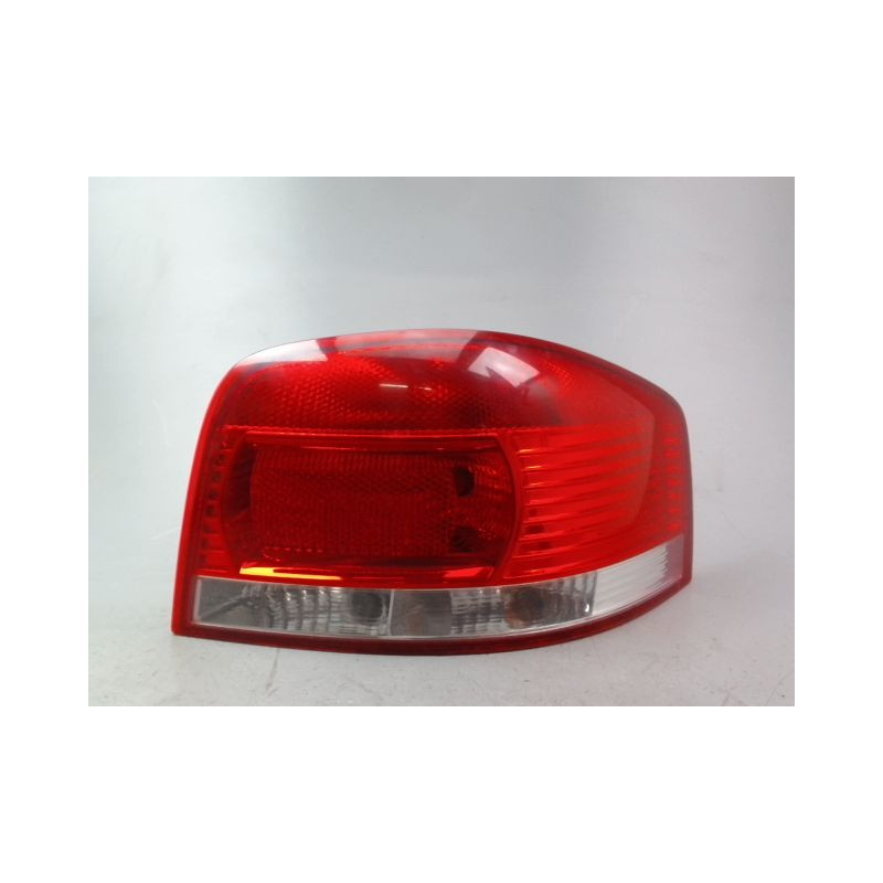 FEU ARRIERE DROIT AUDI A3 II Phase 1 (8P) 2003-2008