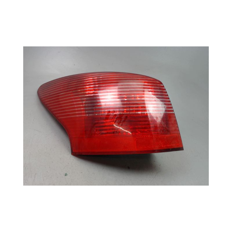FEU ARRIERE GAUCHE  PEUGEOT 407 SW Phase 1 2004-2008