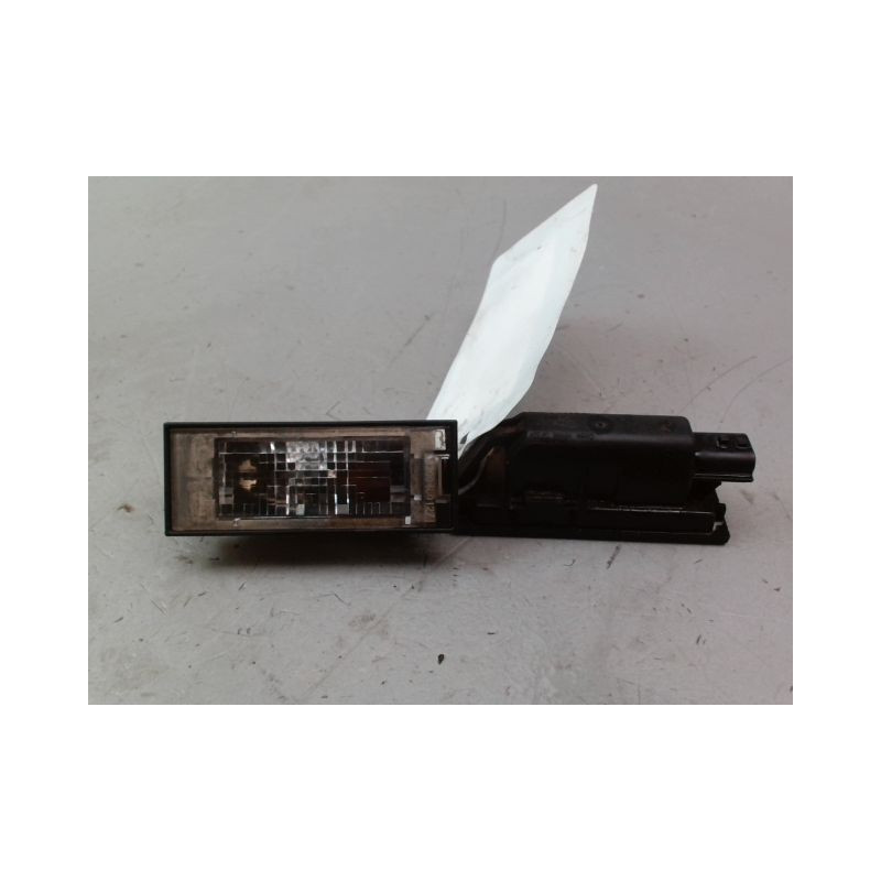 ECLAIREUR PLAQUE DE POLICE RENAULT MEGANE CC 2P III Phase 1 2010-2014