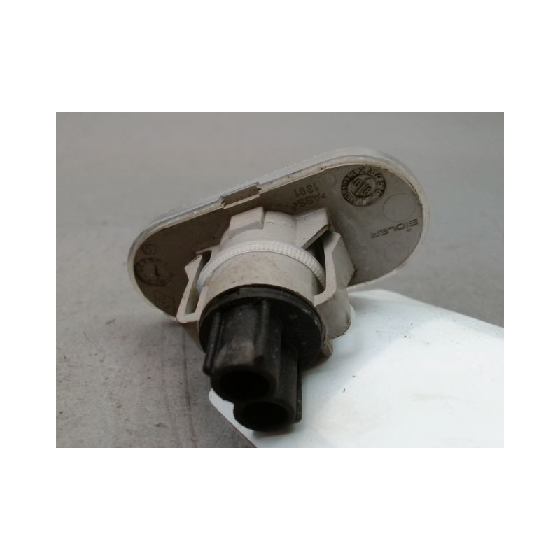 REPETITEUR AILE DROIT RENAULT TWINGO II Phase 1 2007-2011