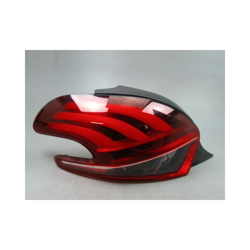 FEU ARRIERE GAUCHE  PEUGEOT 208 Phase 1 2012-...