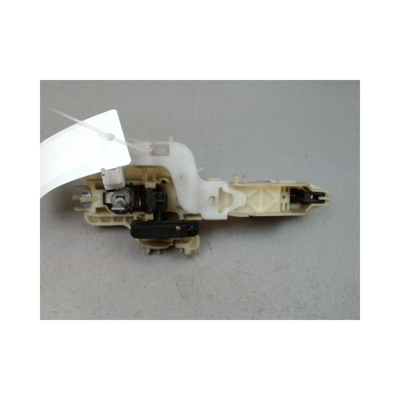 POIGNEE EXTERIEURE PORTE AVANT GAUCHE KIA SPORTAGE BREAK III PHASE 1 2010-2014