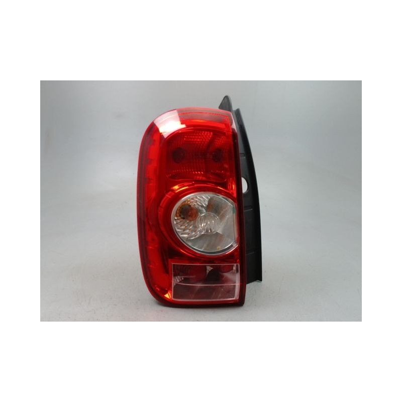 FEU ARRIERE GAUCHE  DACIA DUSTER BREAK Phase 1 2010-2013