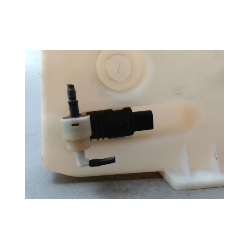 RESERVOIR LAVE-GLACE AVANT SEAT LEON II Phase 1 (1P) 2005-2009