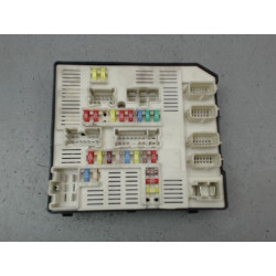 PLATINE FUSIBLE AV