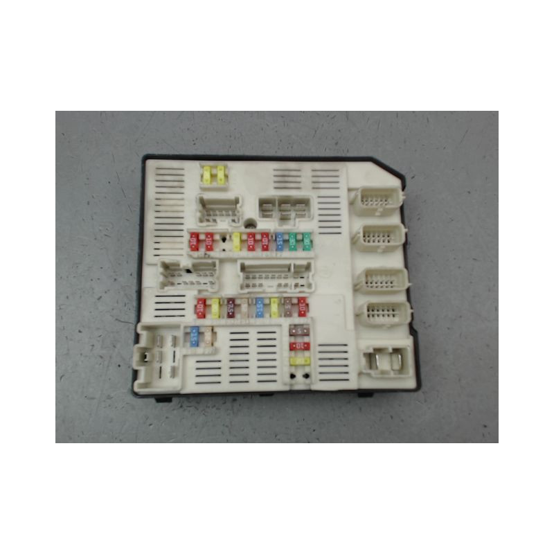 PLATINE FUSIBLE AVANT RENAULT MEGANE III Phase 1 2008-2012