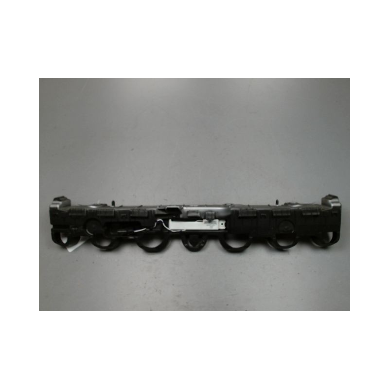 SUPPORT CENTRAL PARE-CHOC ARRIERE  RENAULT CLIO