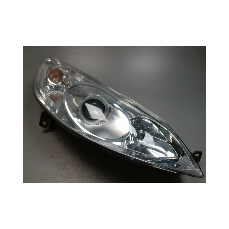 PHARE DROIT PEUGEOT 407