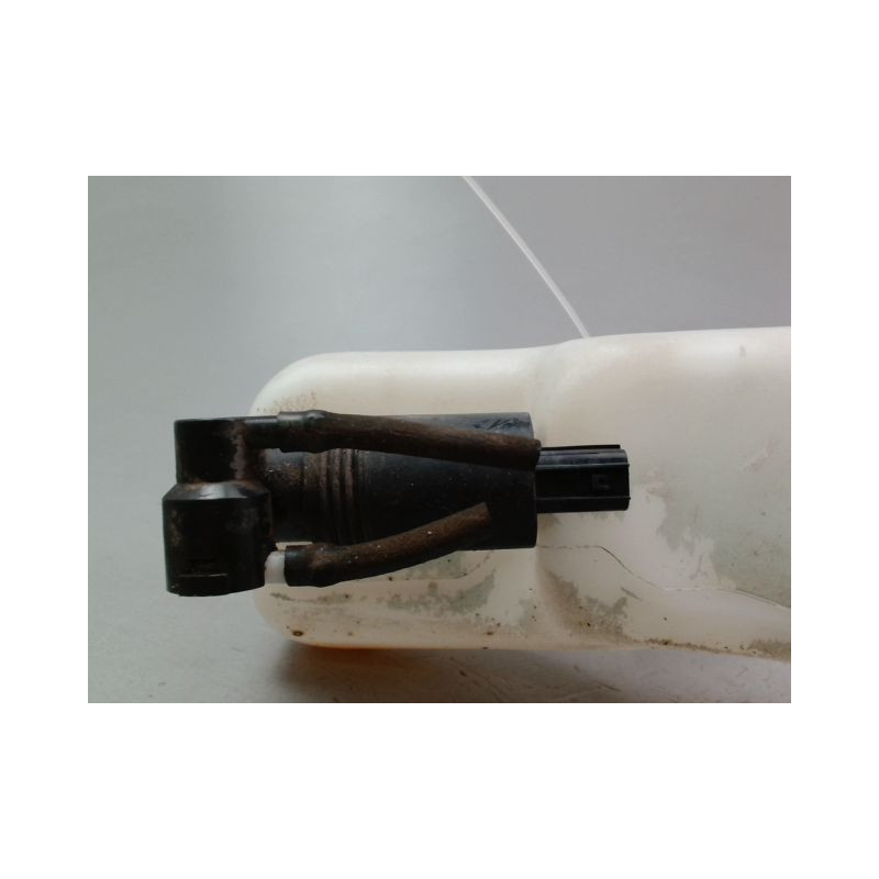 RESERVOIR LAVE-GLACE AVANT FORD FIESTA VI Phase 1 2008-2012