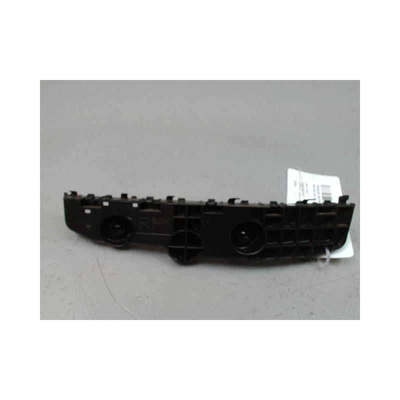 SUPPORT PARE-CHOC ARD NISSAN MICRA 2009-
