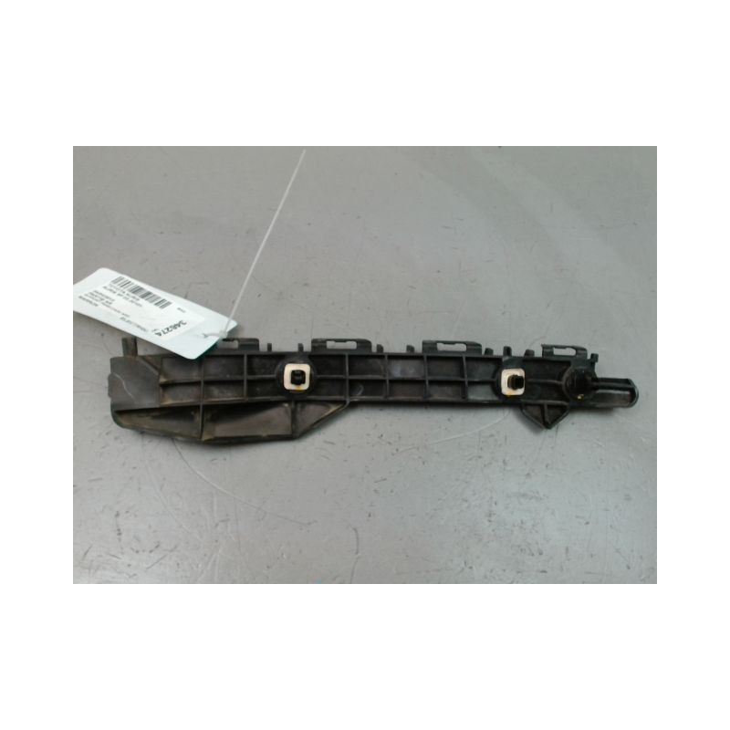 SUPPORT PARE-CHOC ARD TOYOTA AURIS 2010-