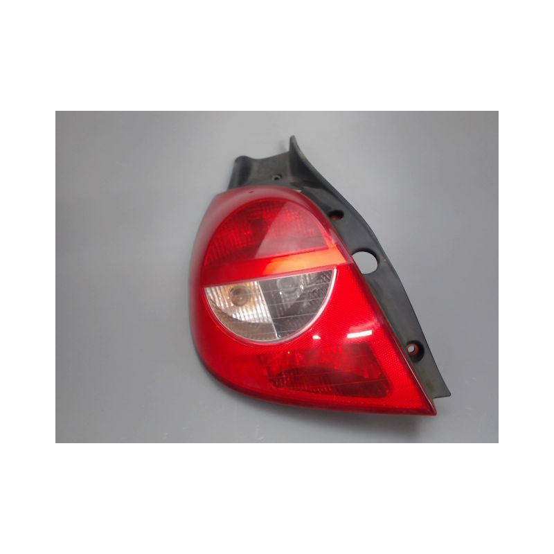 FEU ARRIERE GAUCHE  RENAULT CLIO