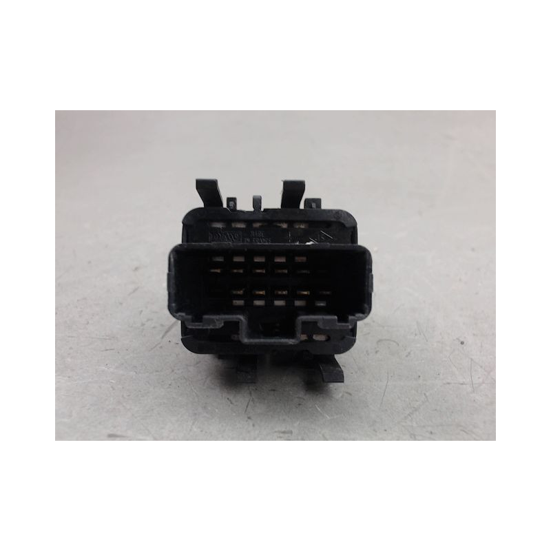 COMMANDE LEVE-GLACE PORTE AVG RENAULT MEGANE