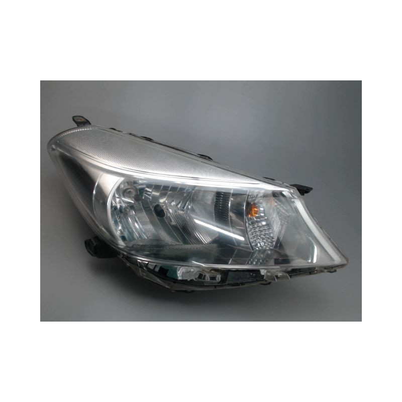 PHARE DROIT TOYOTA YARIS