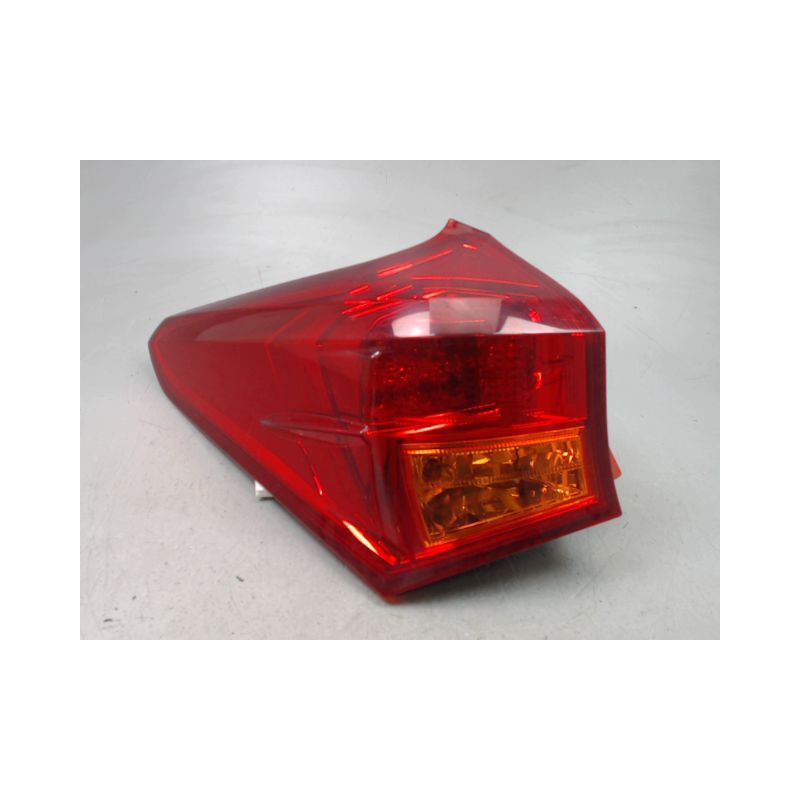 FEU ARRIERE GAUCHE  TOYOTA AURIS 2010-