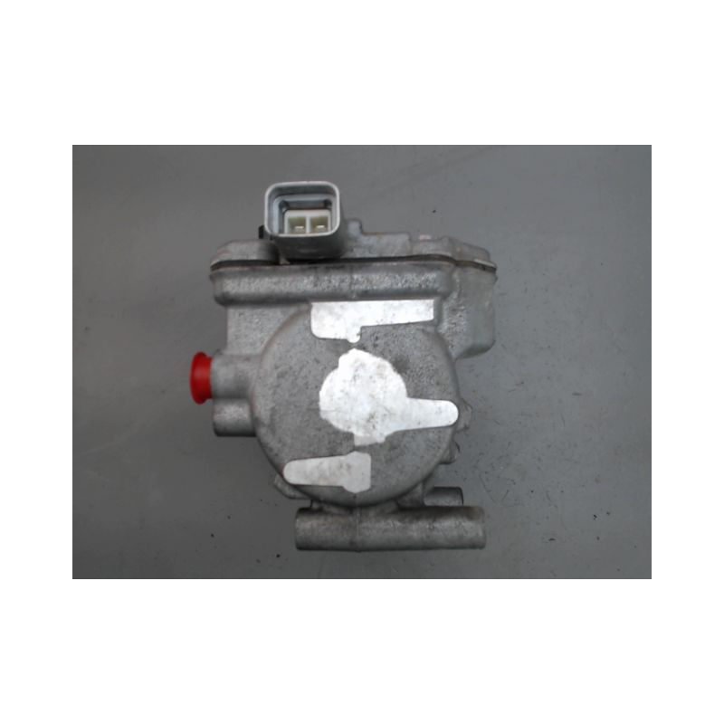 COMPRESSEUR AIR CONDITIONNE TOYOTA YARIS