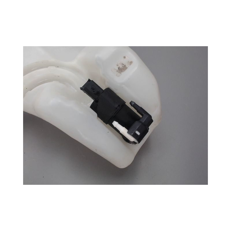 RESERVOIR LAVE-GLACE AVANT CITROEN C3