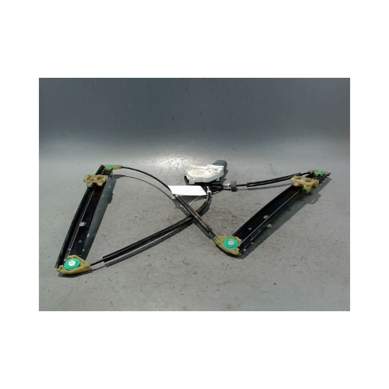 MECANISME+MOTEUR LEVE-GLACE AVANT GAUCHE AUDI Q3