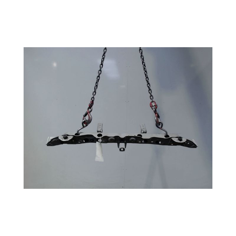 TRAVERSE SUPERIEURE ARMATURE AVANT TOYOTA YARIS