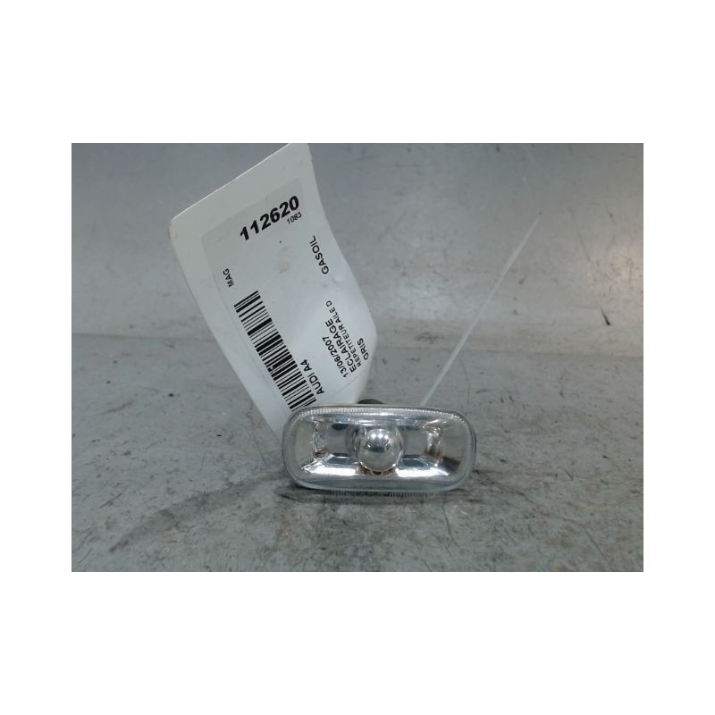 REPETITEUR AILE DROIT AUDI A4