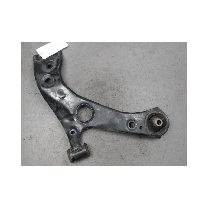 TRIANGLE INFERIEUR AVANT DROIT TOYOTA C-HR