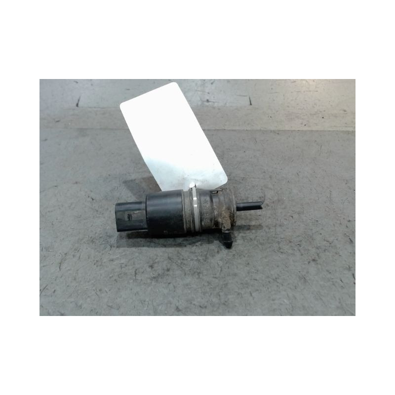 POMPE LAVE-GLACE AVANT MERCEDES CLASSE C