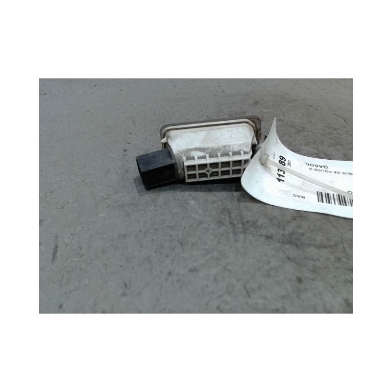 ECLAIREUR PLAQUE DE POLICE GAUCHE FORD MONDEO