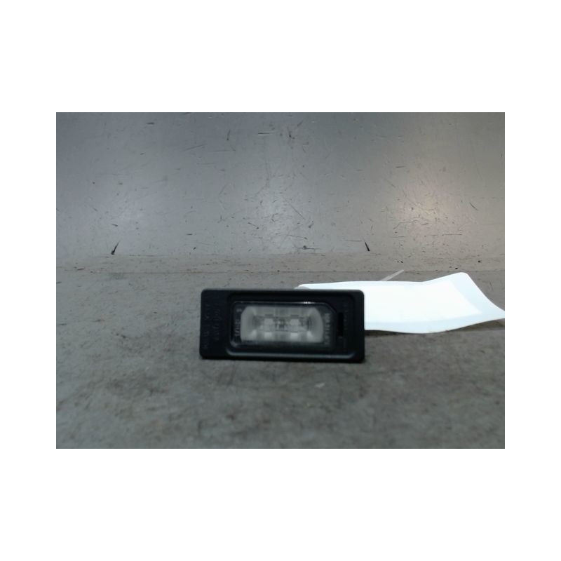 ECLAIREUR PLAQUE DE POLICE GAUCHE AUDI A4