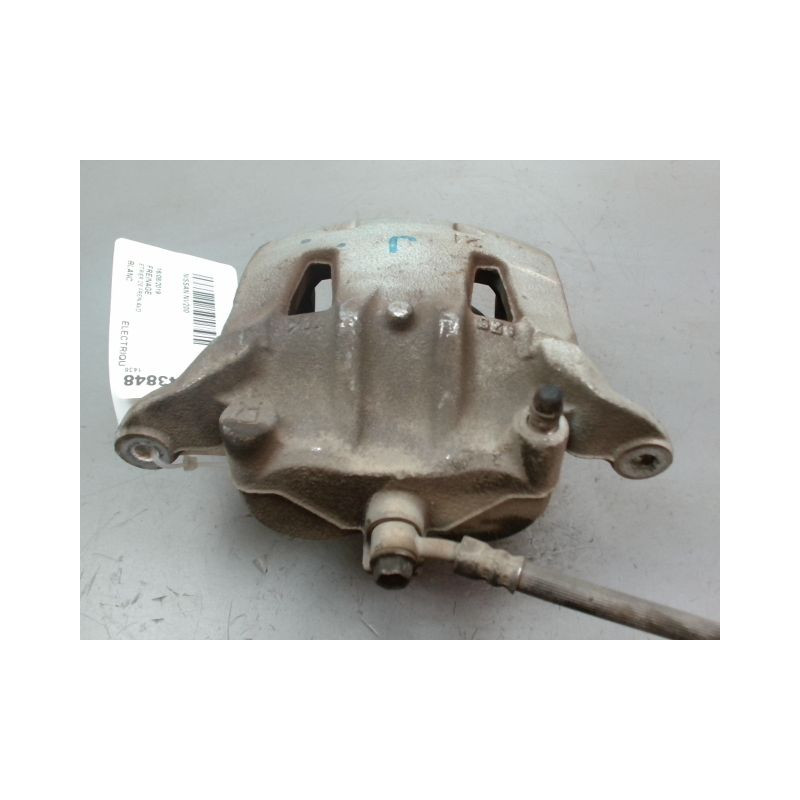 ETRIER DE FREIN AVANT DROIT NISSAN NV200