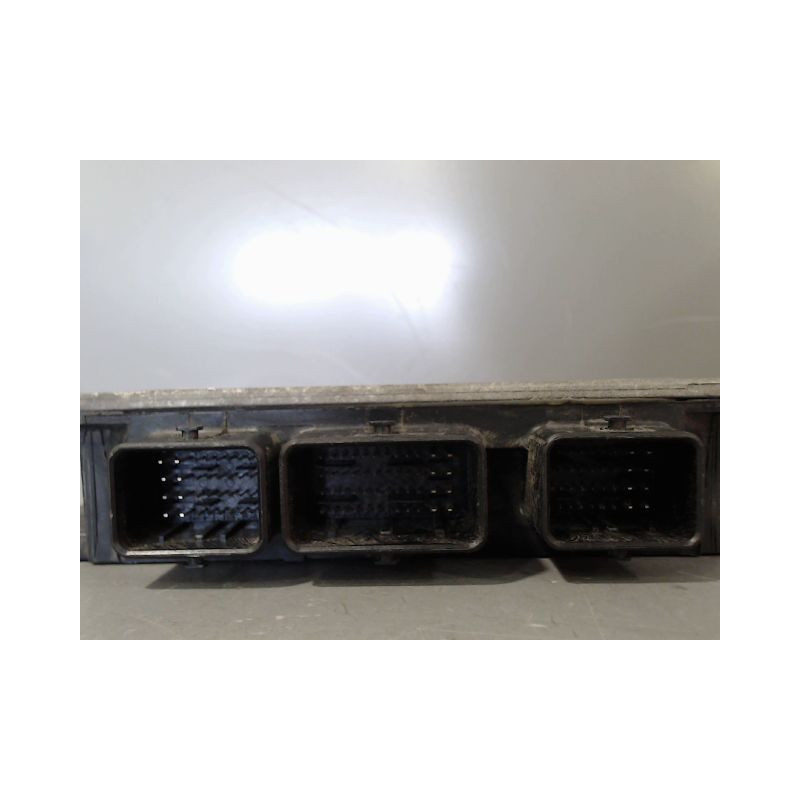CALCULATEUR MOTEUR RENAULT CLIO