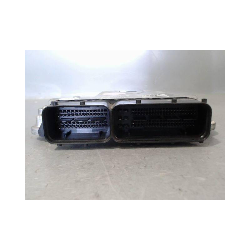 CALCULATEUR MOTEUR OPEL CORSA
