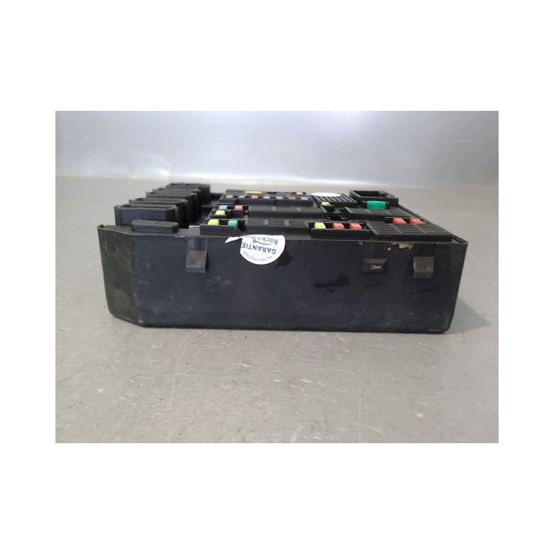 BOITE A FUSIBLES RENAULT MEGANE