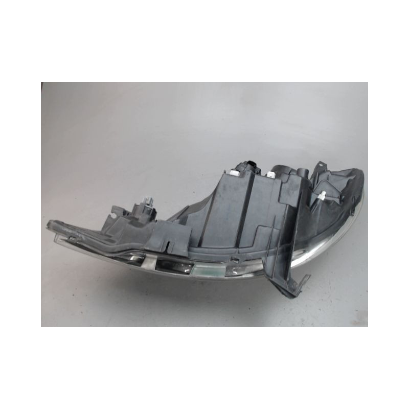 PHARE DROIT PEUGEOT 107