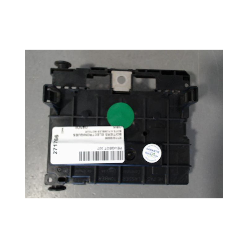 BOITE A FUSIBLES PEUGEOT 307