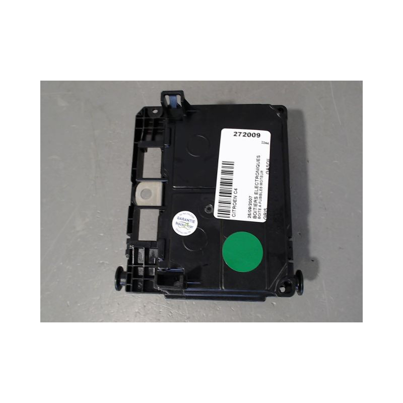 BOITE A FUSIBLES CITROEN C4