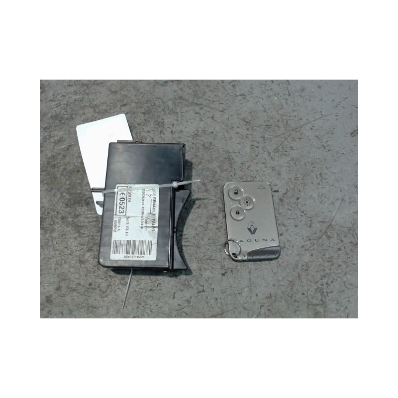 LECTEUR DE CARTE RENAULT LAGUNA II 2005-2007