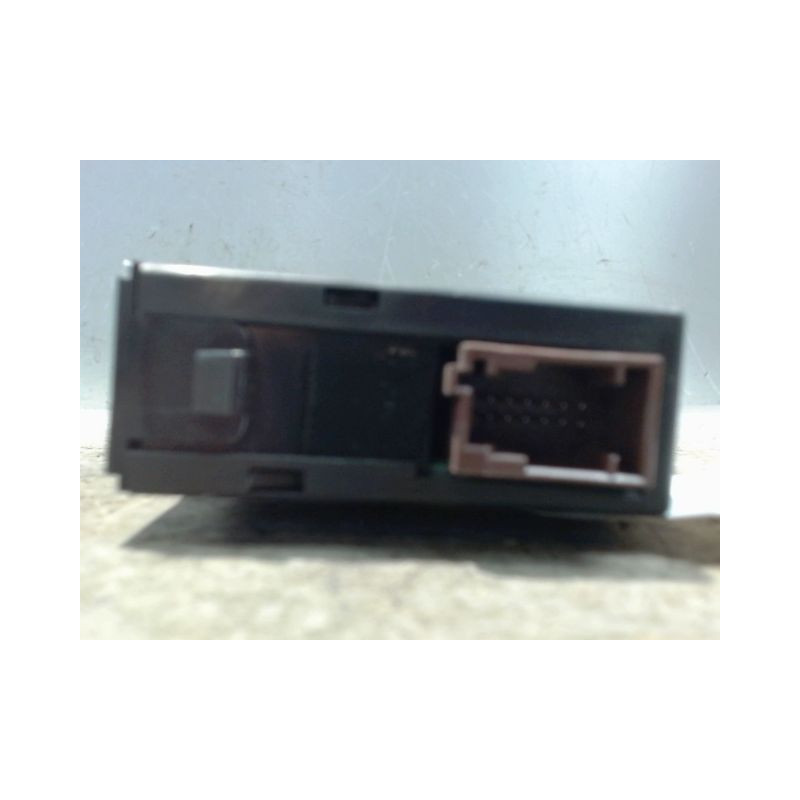 LECTEUR DE CARTE RENAULT LAGUNA II 2005-2007